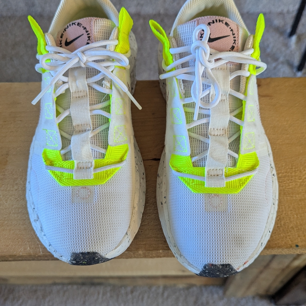 Nike White and Green Sneakers with Breathable Mesh
